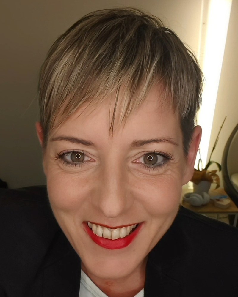 Ritratto di Paola Varutti, sorridente
